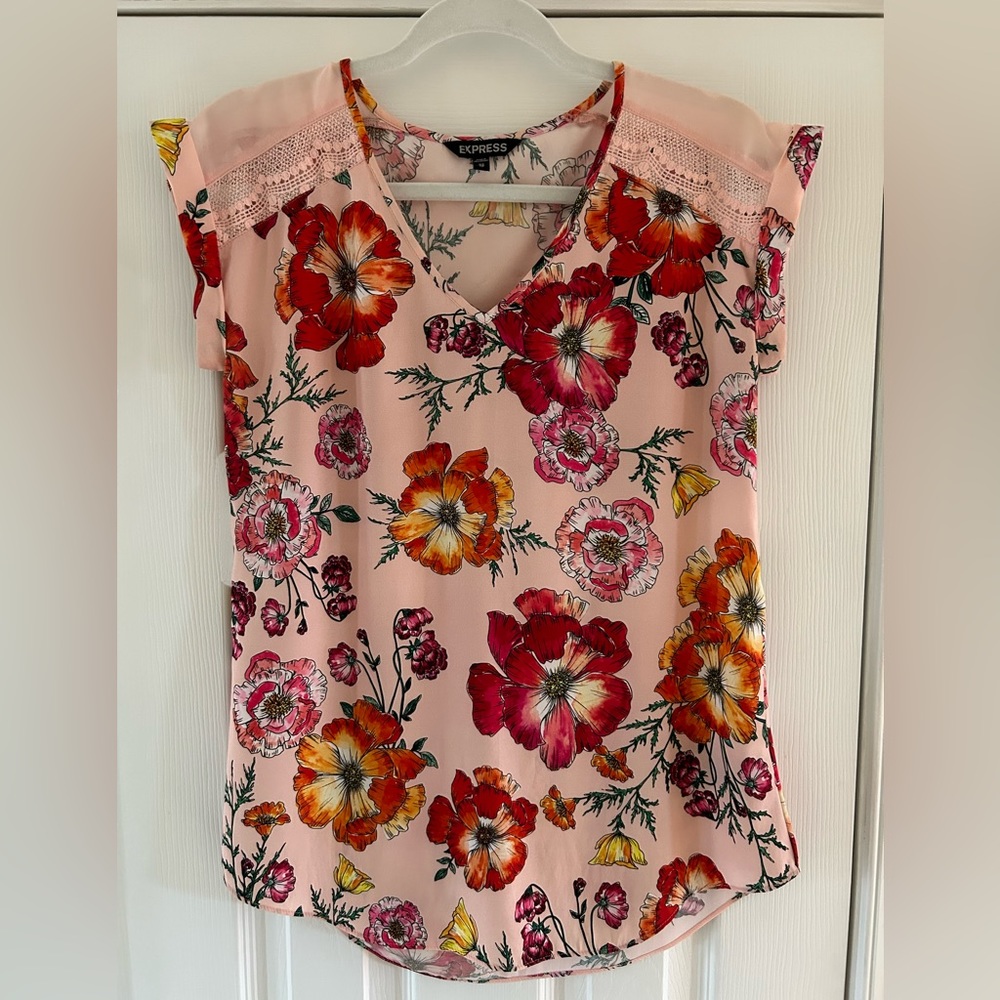 Floral and Lace Top, size XS